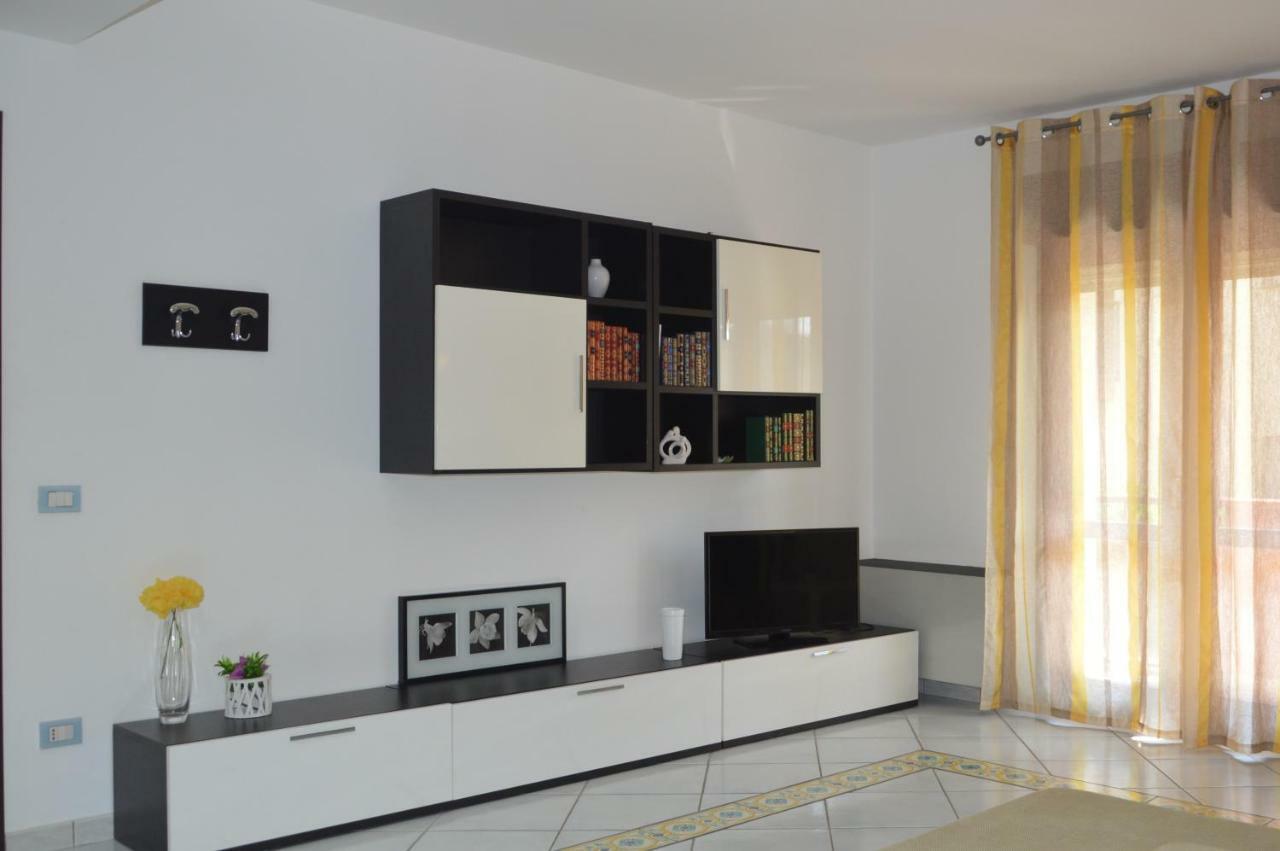 Casa Vacanze Le Palme Lägenhet Noto Exteriör bild