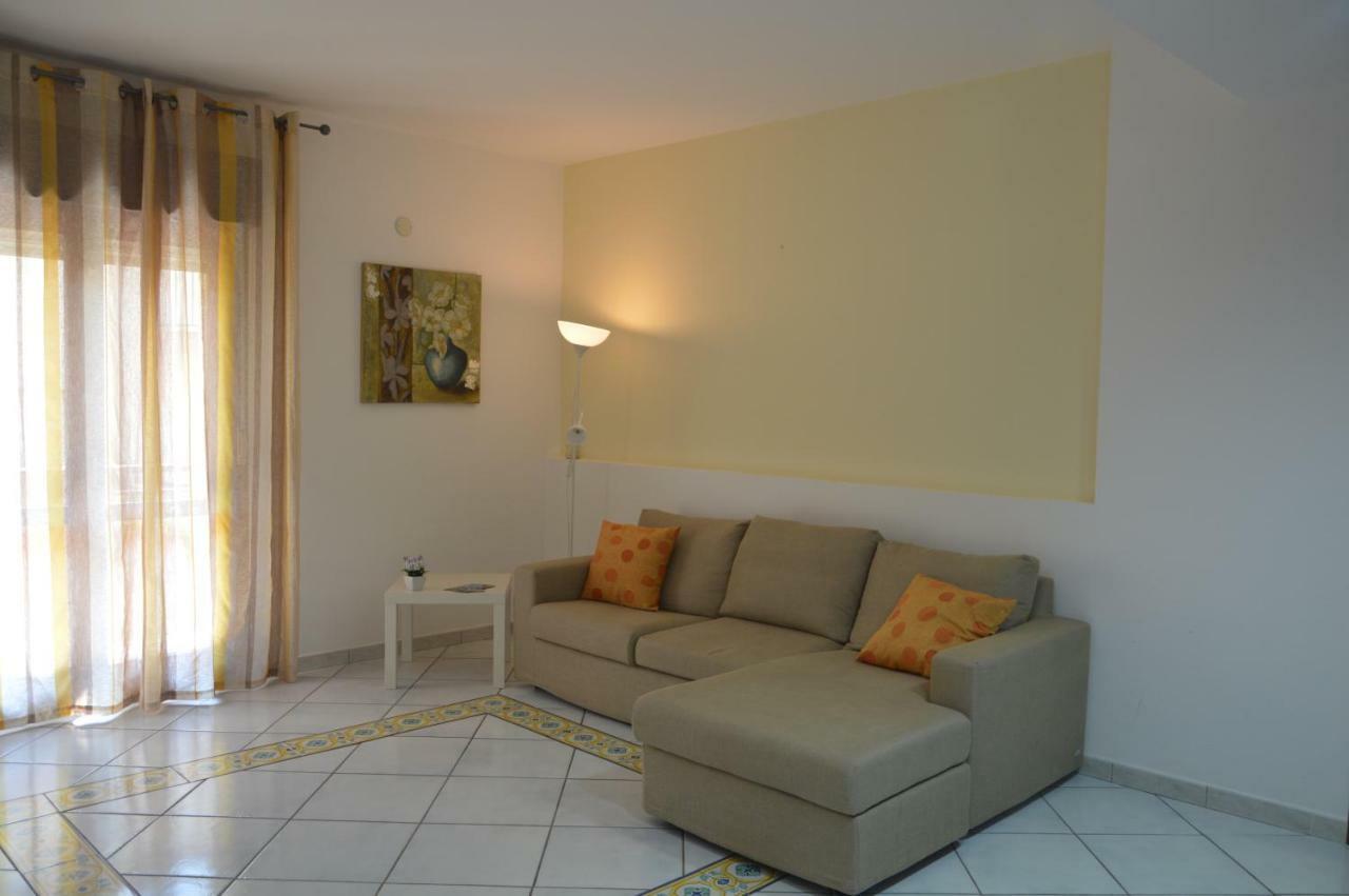 Casa Vacanze Le Palme Lägenhet Noto Exteriör bild